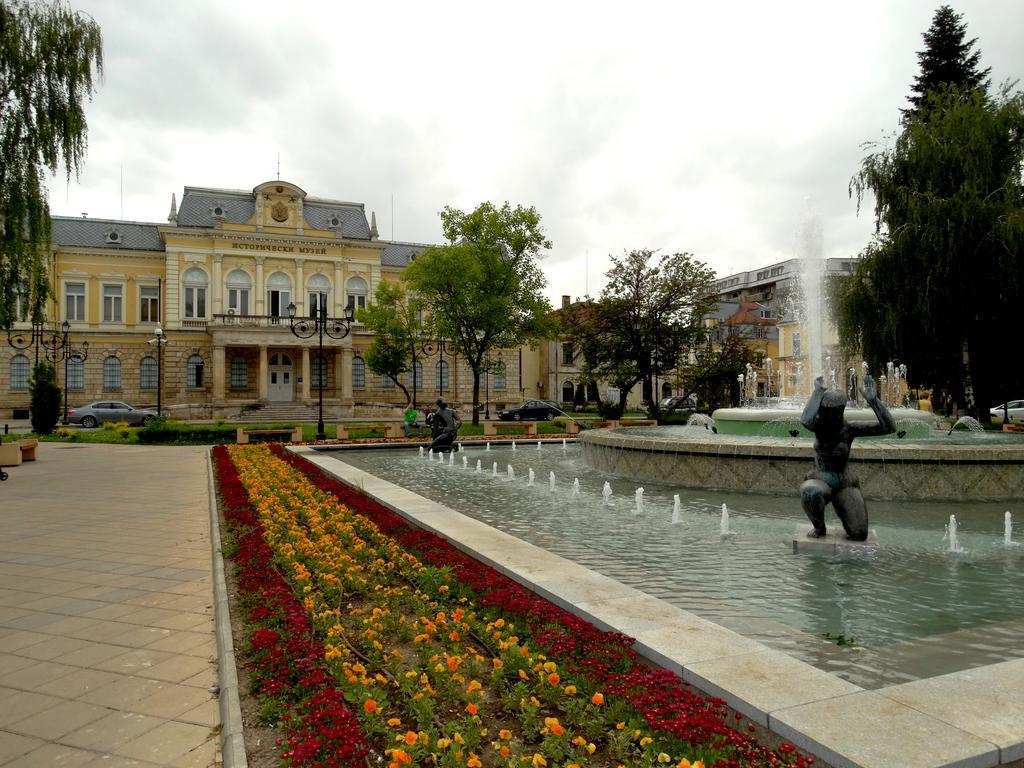 Old Center Apartment Ruse Exterior foto